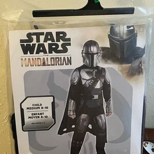 Star Wars Black and Gray Mandalorian Action Figure